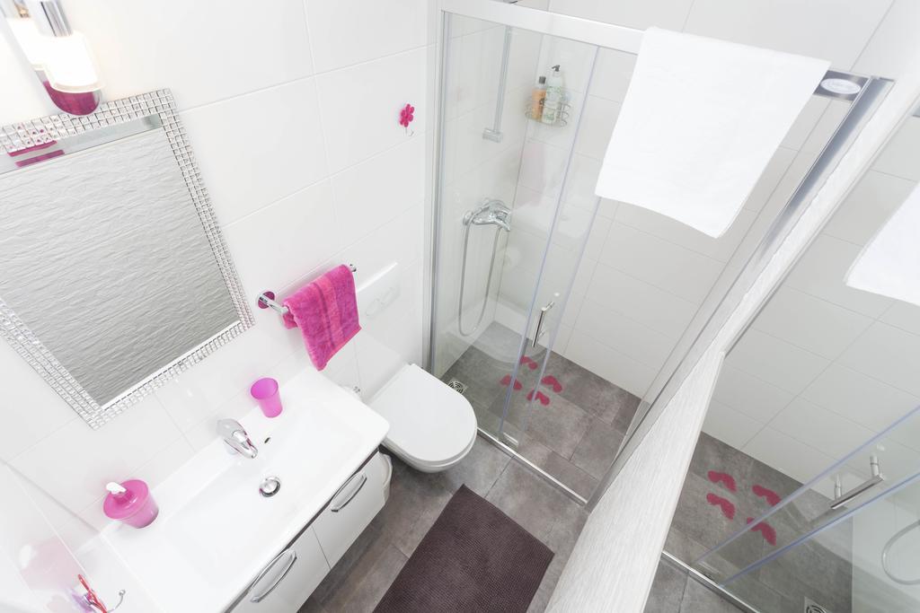 Apartma Marina *